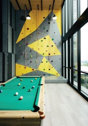 NUE condo mrt yellow si la salle station